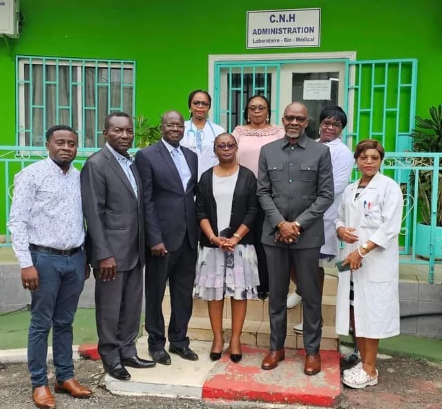 Officials and doctors in front of the administration building of the National Haemodialysis Centre